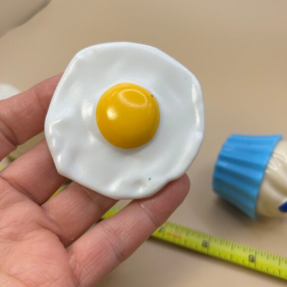 JAKKS Pacific Toy Play Food Fried Egg Bread Cupcake Lot of 4 as pictured - Picture 4 of 7